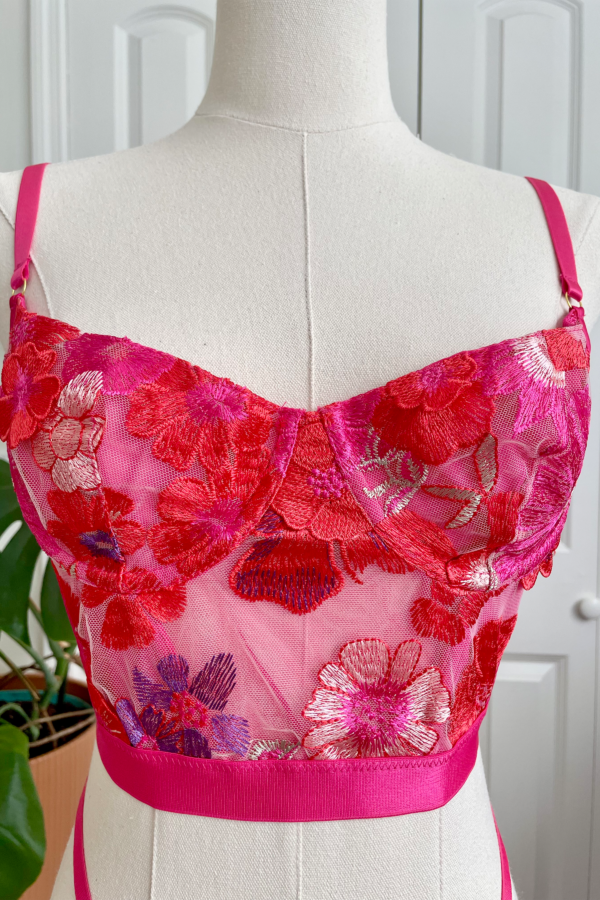 mannequin featuring the kilo brava 3D floral embroidered bustier